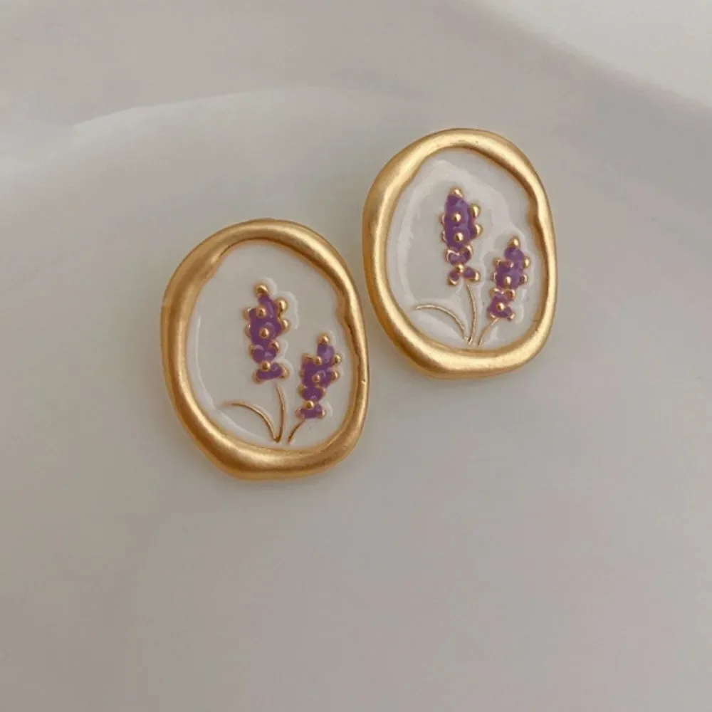 lavender stud  earrings  A222